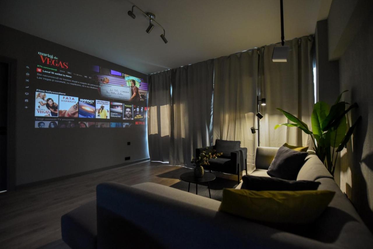 Luxury Apartment Near Radisson Hotel - Wall Projector & Modern Design 부쿠레슈티 외부 사진